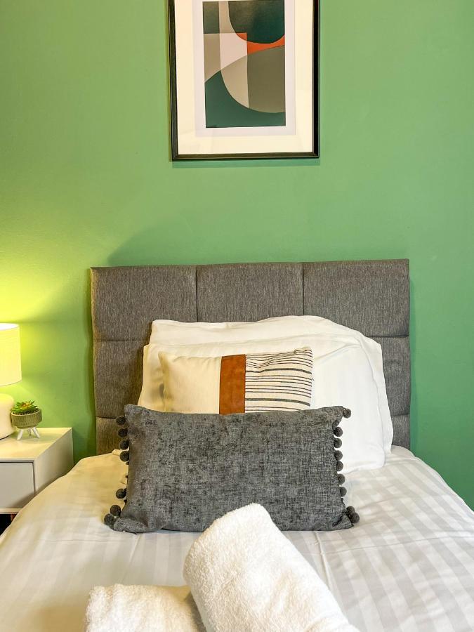 Air Host And - Daisy House - Large 3 Bedroom Sleeps 7 10 Minutes From Centre * Liverpool