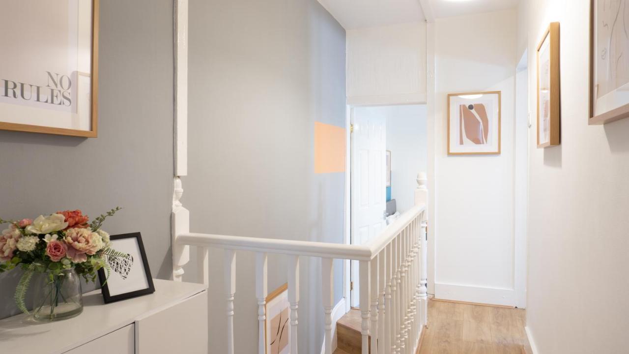 Air Host And - Daisy House - Large 3 Bedroom Sleeps 7 10 Minutes From Centre Liverpool