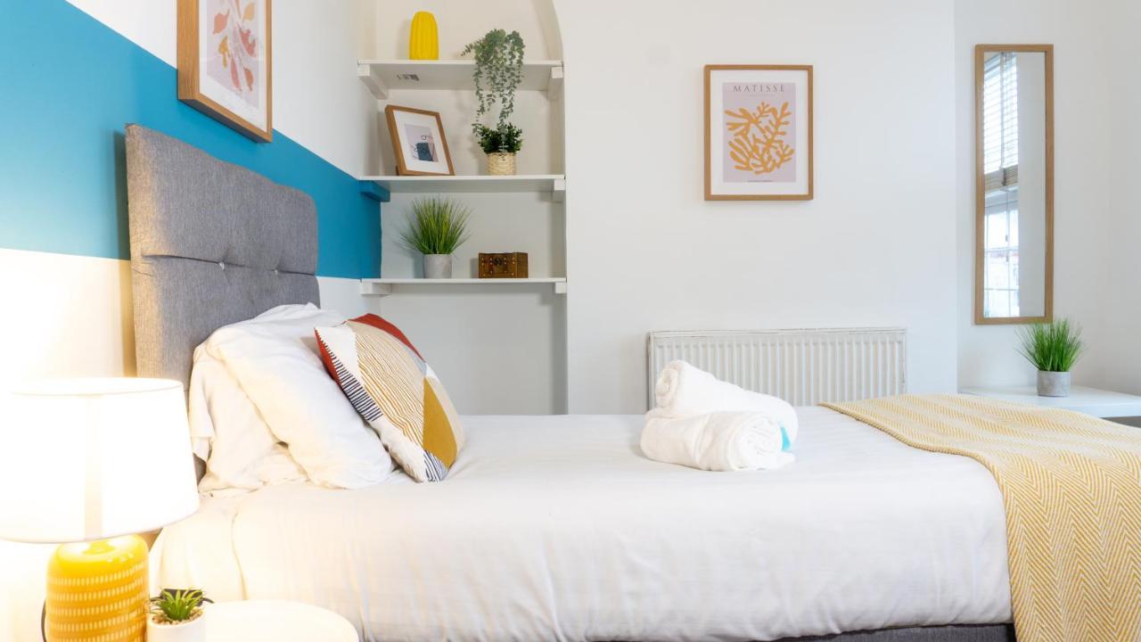 Air Host And - Daisy House - Large 3 Bedroom Sleeps 7 10 Minutes From Centre Liverpool